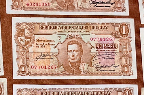 Billete Uruguay 1 ,10, 100 Y 0,5 Peso Antiguo 57 Billetes 2