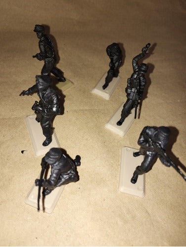 Soldaditos De Plástico Marca Britains. Alemanes 1/32. 3