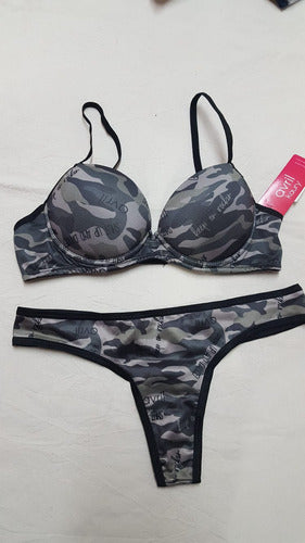 Avril Kaury Conjunto 2010 T.soft Estampado Camuflado C/less 6