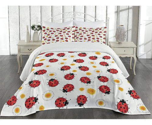 Lunarable Ladybugs Coverlet Set Queen Size, Summer Motif of The Ladybird and Flowers Spring Bloom 1