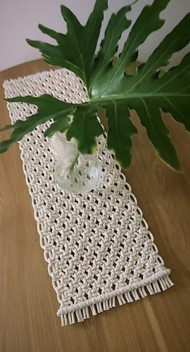 Hangit.ar Macrame Table Runner 1