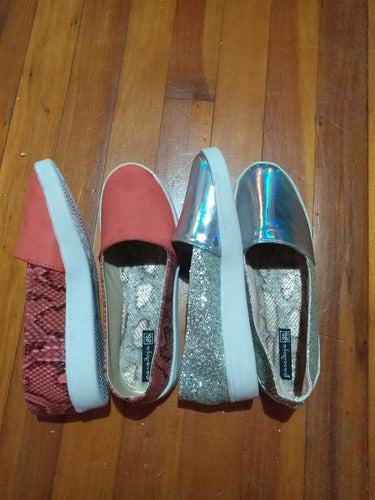 China Beautiful Flat Shoes 36 Red Christmas and Silver (2 Pairs) 0