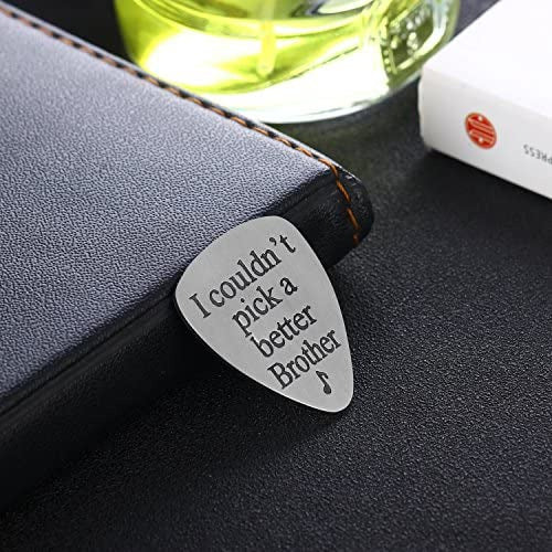 YEEQIN No Pude Elegir Un Mejor Hermano Musical Guitar Pick Men Gift 2