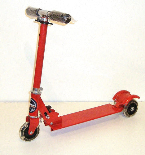 Hot Wheels Metallic 3-Wheel Kids Scooter with Adjustable Height 0