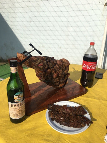 Frigorífico Octava Cooked Pork Leg with Three Sauces 3