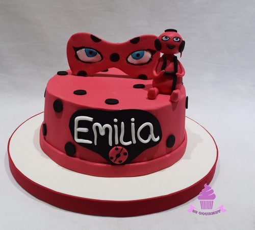 SS GOURMET Torta Ladybug Antifaz San Antonio - Mesa Dulce Tematica 1