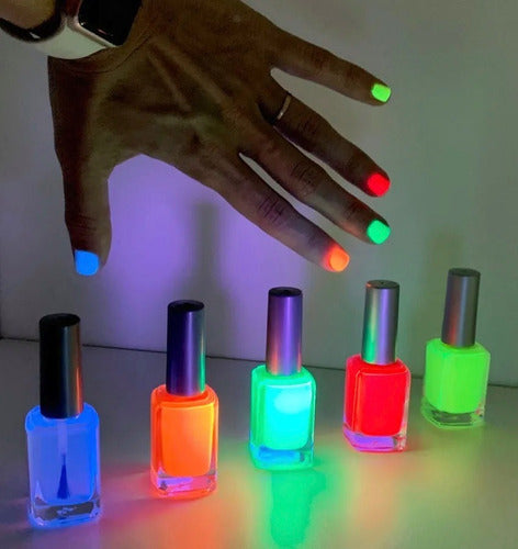 Fluorescent Lipstick + Nail Polish UV Glow Kit 7