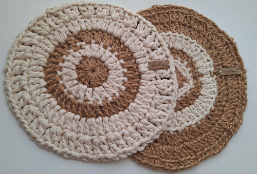 Set of 4 Cotton and Jute Thread Placemats 1