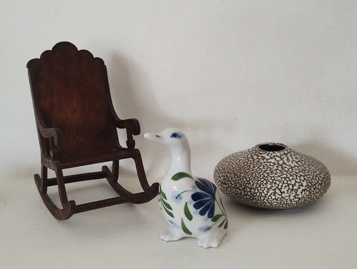 Antiguo Sillón De Muñeca De Juguete Miniatura De Roble 0