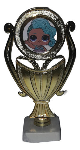 CABPremiaciones Trophy Plastic Flat Cup LOL Doll 15cm Souvenir 0