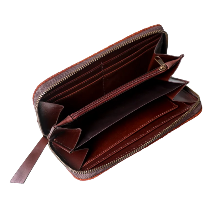 Estilo Austral Women's Carpincho Model Wallet - Elegant Handcrafted Design by Estilo Austral