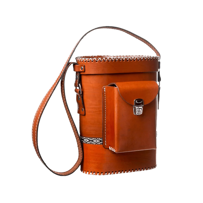 Estilo Austral | Handcrafted Leather Rigid Matera with Pocket: Artisanal Elegance