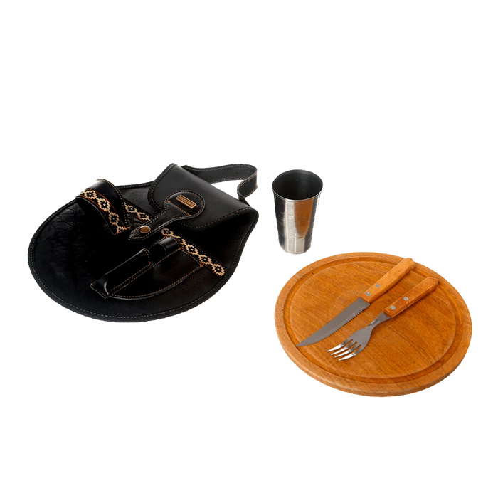 Estilo Austral | Handmade Buffalo Leather Round Individual Picnic Set | Asado Essential
