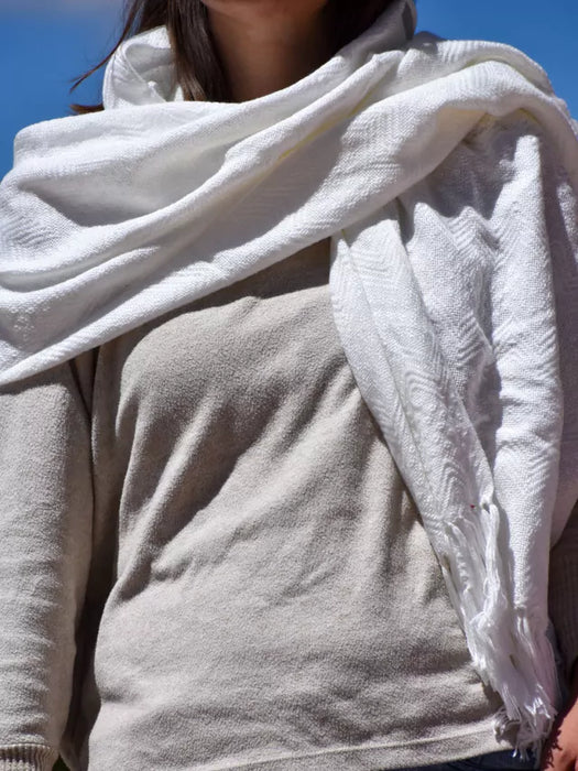 Handwoven Northern Wool Scarf | Humahuaca, Jujuy | Pashmina Norteño | Authentic Tejido Design (White)