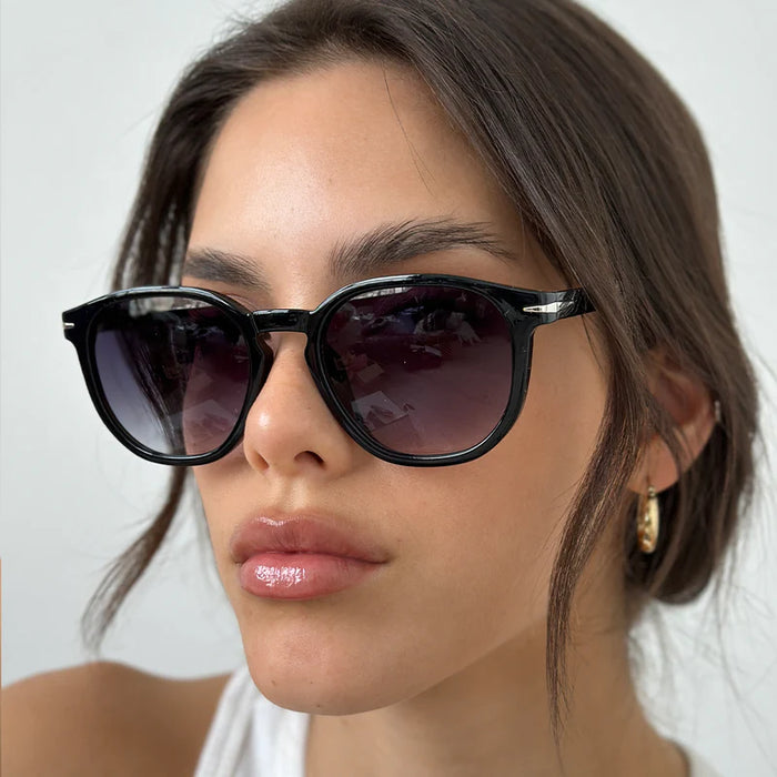 Infinit | Pampita's Glossy Black Recife Sunglasses - Stylish Gray Degrade Lens, UV Protection, Trendy Eyewear