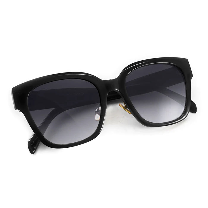 Infinit | Pampita's Stylish Black Gloss Sunglasses - Gray Degrade Lens, UV Protection, Trendy Fashion - Ideal for Outdoor Activities
