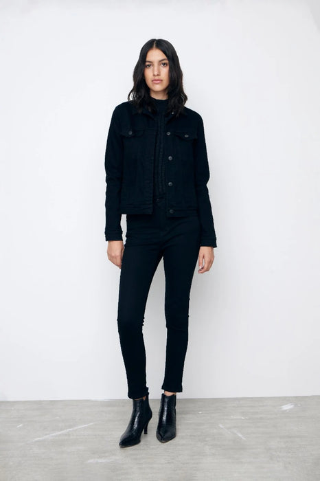 Kosiuko Sugar Black Trench Coat: Fashion & Comfort in a Stylish Gabardine
