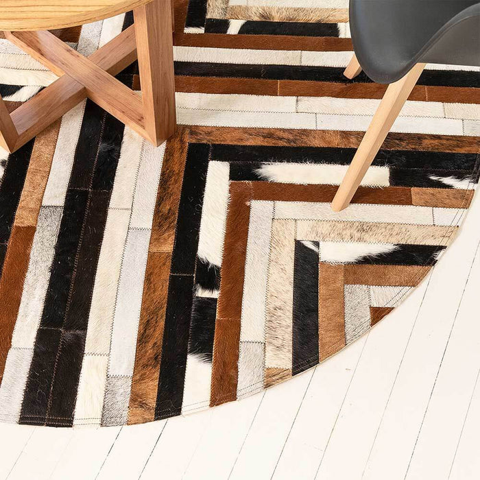 Luxurious Cowhide Patchwork Round Rug - 175 cm - Ultimate Comfort