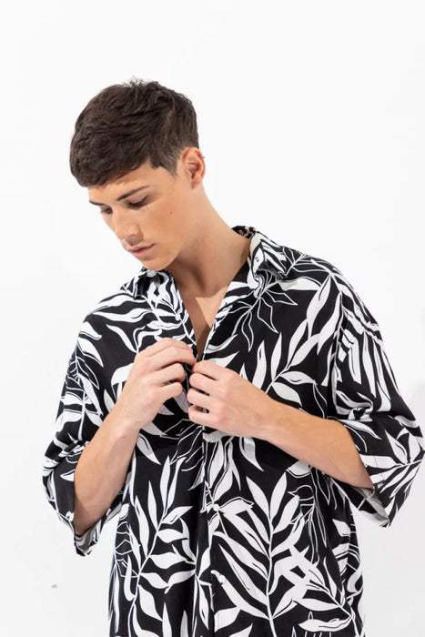 Manki | Oversize Short Sleeve Shirt: Amazonia Black - Trendy & Comfy