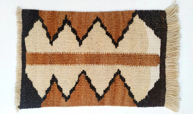 Matriarca Handwoven Sheep Wool Tapestry (30 cm x 45 cm) - Natural Dye: Leaves, Bark, Fruits - Organic Textile