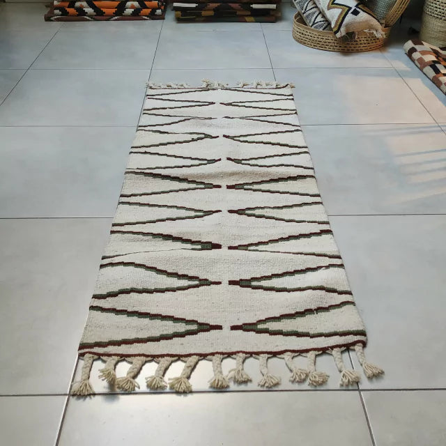 Matriarca Handwoven Wool Sheep Tapestry (60 cm x 150 cm) - Natural Plant-Dyed Leaves, Bark, and Fruits