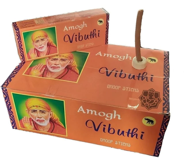 Mundo Hindú | Amogh Doop Sticks Sandalwood Sai Incense with Dhoop Stick Holder - 6 Boxes | Indian Culture
