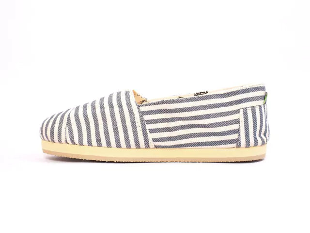 Nipa Classic Uruguayan Espadrille in Flat Cotton Weave with Reinforced Stitching and Bicolor EVA Rubber Sole