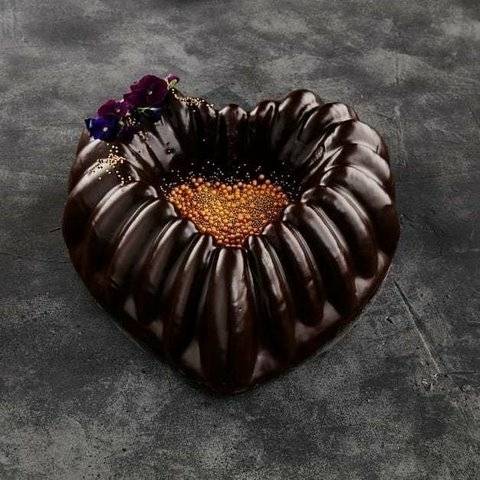 Nordic Ware Elegant Heart Cake and Dessert Mold
