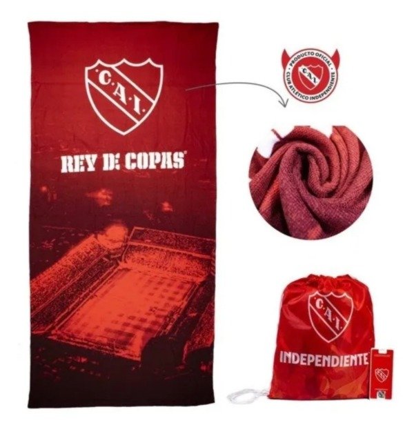 Official Independiente Microfiber Towel with Backpack - King of Cups | 150 cm x 70 cm