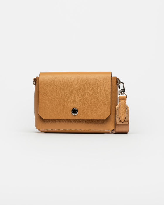 Prüne Bandolera Menorca in Floater Leather - Stylish Crossbody Bag with Adjustable Strap