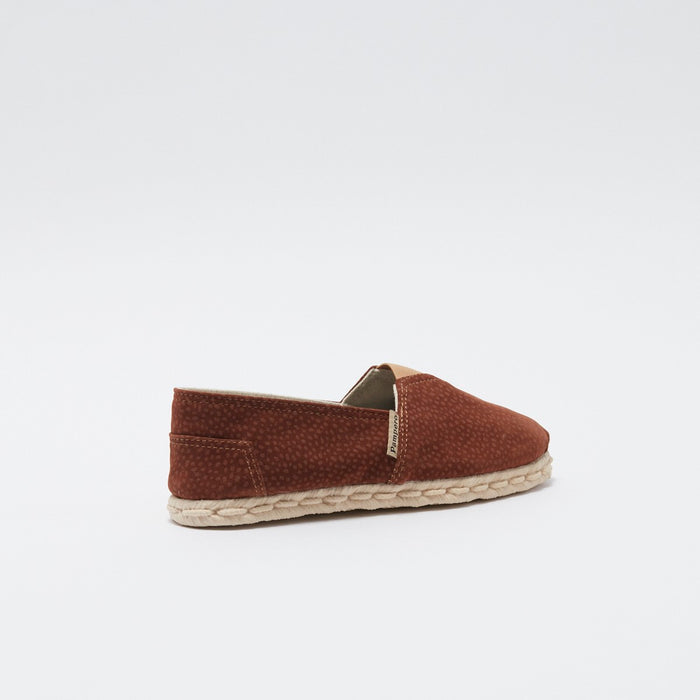 Pampero Men's | Everyday Practicality: Rural Style Espadrille | Simple Carpincho Design | Daily Wear