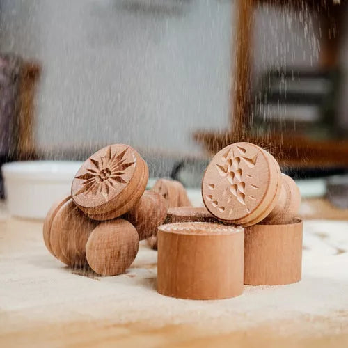 Pastalinda Flor De Lis Corzetti Stamp Brown Wood, Ideal for Ravioli —  Latinafy
