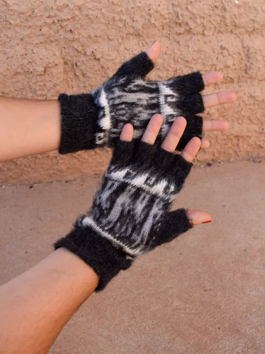 Stylish Fingerless Wool Mittens from Humahuaca, Jujuy - Warm and Cozy Handcrafted Gloves (Black)