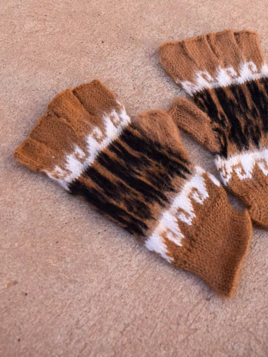 Stylish Fingerless Wool Mittens from Humahuaca, Jujuy - Warm and Cozy Handcrafted Gloves (Brown)