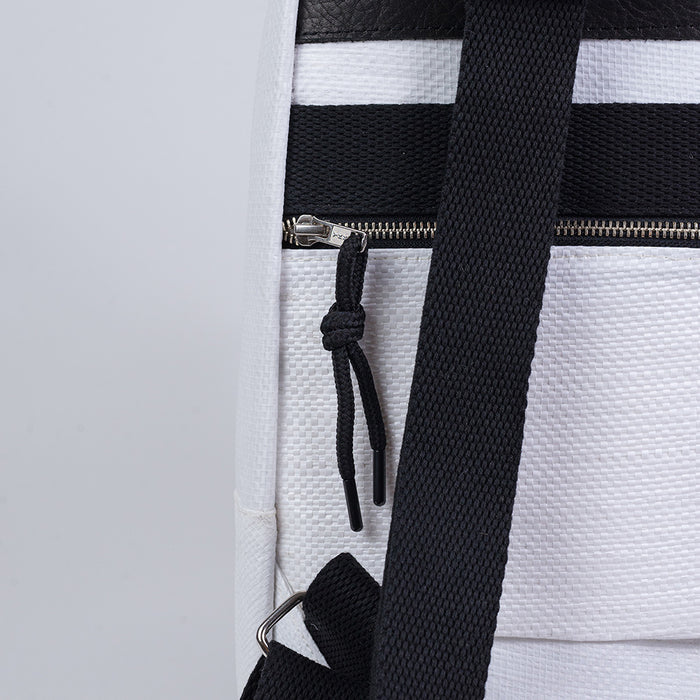 FRACKING DESIGN | Mochila Lonco Backpack - Stylish White/Black Design for Everyday Adventures | 35 cm x 45 cm x 5 cm