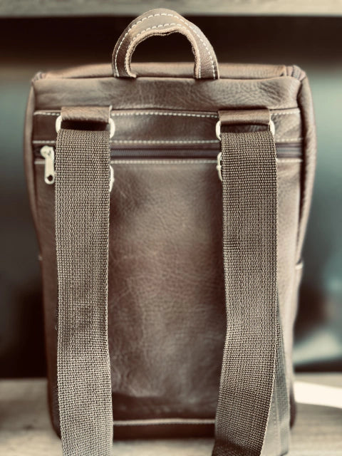 Mochila Matera Leather Backpack - Stylish Porta Mate & Porta Termo Solution for Mate Enthusiasts