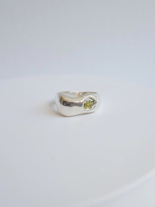 EREA Roma Stone Ring - Handcrafted 925 Sterling Silver with Stunning Green Peridot
