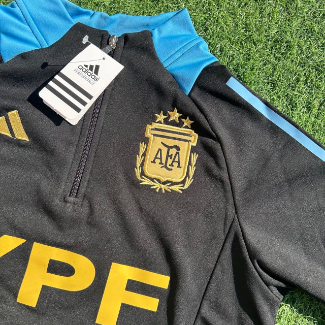 Buzo de Medio Cierre AFA 2024 Copa America Half-Zip Sweater - Official Team Apparel for Fans