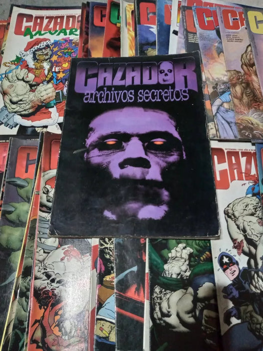 Lot of Comics Magazines Lote de Cómics Revistas "Cazador de Aventuras" & "Archivos Secretos" (38 count)