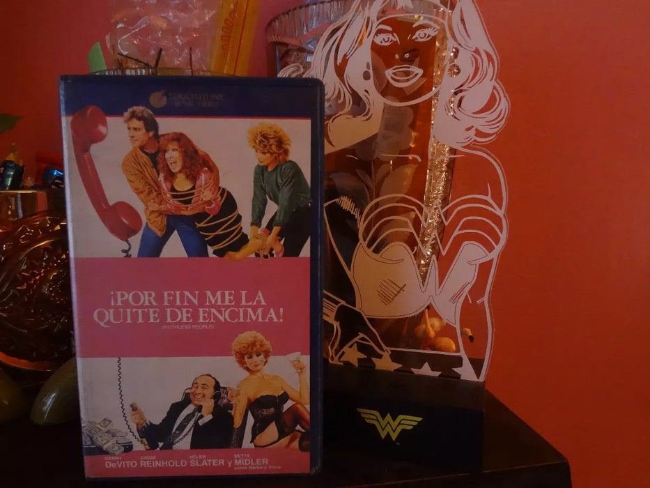 VHS of the Movie Pelicula ¡Por Fin Me La Quité De Encima! Bette Midler Danny DeVito & Helen Slater